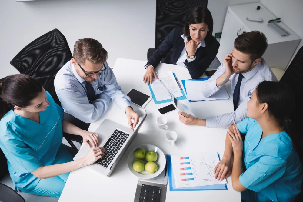 Rocha ES Assessoria Educacional. Assessoria Estratégica e Regulatória para Instituições de Ensino Planejamento, estruturação e suporte completo para processos avaliativos do MEC, implantação de cursos e adequação às novas normativas da Educação a Distância.